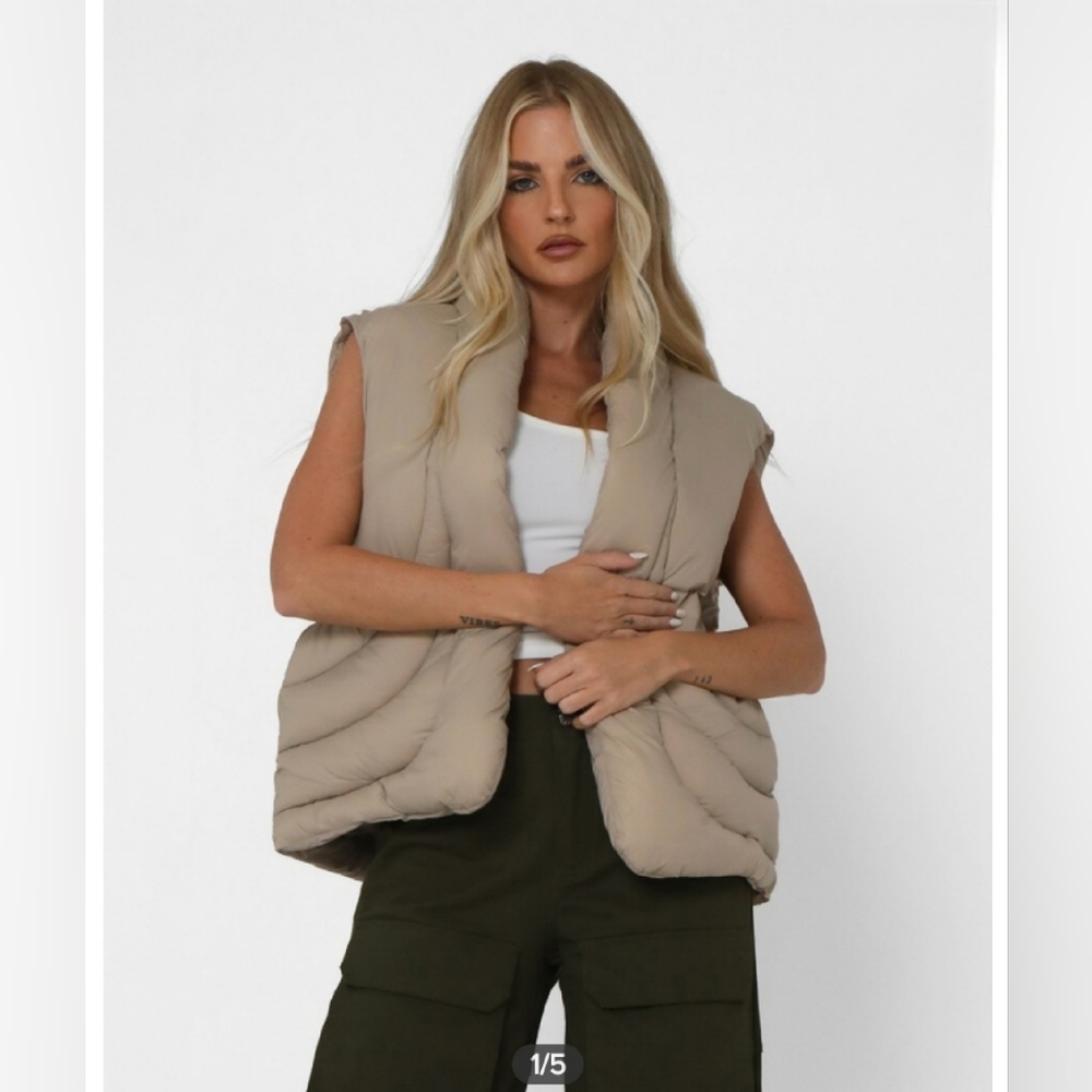 BY. DYLN Theo Vest  Vest NWT‎ Size Small